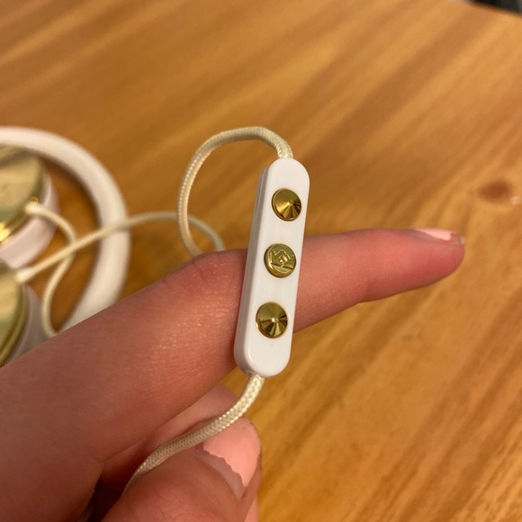 Frends Layla Headphones & Travel Case - Picture 6 of 8